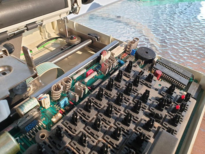 View full-size image